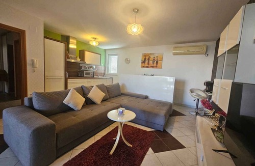 Soline Apartment | Holiday apartment with large terrace near the beach and air conditioning