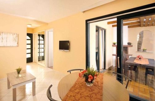 Monterol Apartment | Holiday apartment with outdoor pool in holiday complex