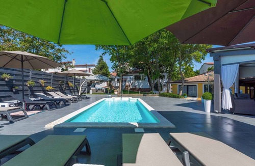 Kukci Apartment | Holiday apartment with pool and air conditioning