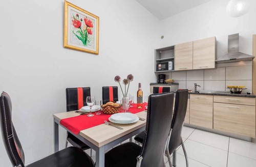 Silo Apartment | Holiday apartment with pool