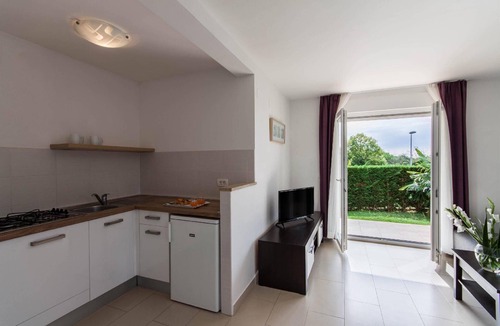 Monterol Apartment | Holiday apartment with private garden and terrace