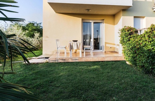 Monterol Apartment | Holiday apartment with private garden and terrace