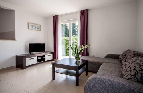 Monterol Apartment | Holiday apartment with private garden and terrace