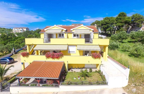 Drage Apartment | Holiday apartment with sea view