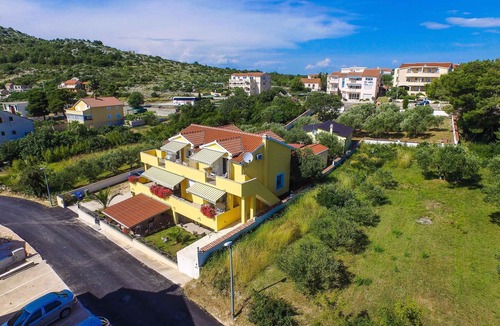 Drage Apartment | Holiday apartment with sea view