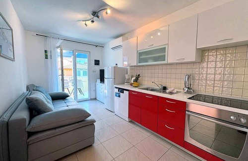 Silo Apartment | Holiday apartment with sea view 20 m from the coast