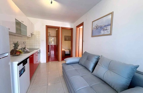 Silo Apartment | Holiday apartment with sea view 20 m from the coast