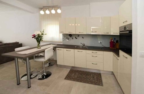 Kukci Apartment | Holiday apartment with shared pool