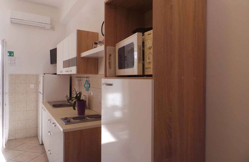 Kornic Apartment | Holiday apartment with terrace and air conditioning
