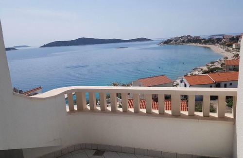 Sevid Apartment | Holiday apartment with view of the water