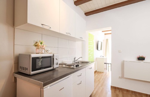 Ljubac Apartment | Holiday flat "Apartment A3" beachfront