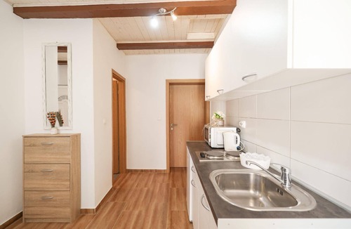 Ljubac Apartment | Holiday flat "Apartment A3" beachfront