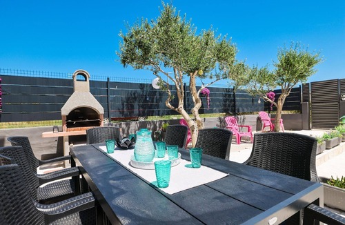 Ljubac Apartment | Holiday flat "Apartment A3" beachfront