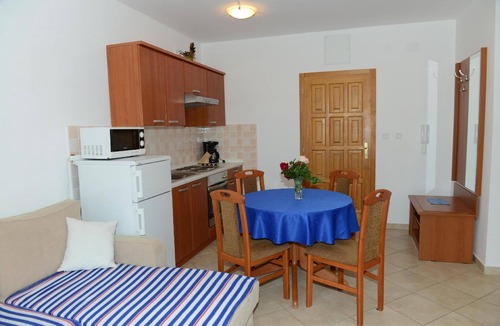 Dajla Apartment | Holiday flat "Villa Pinta" with view of the water