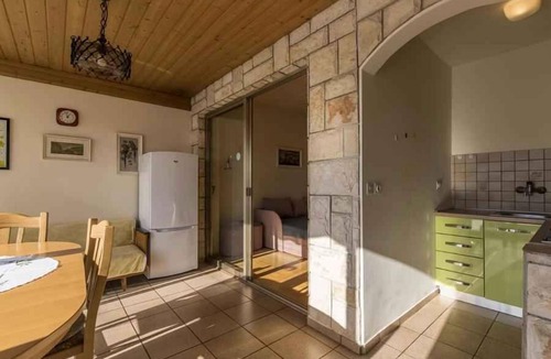 Karigador Apartment | Holiday flat with air conditioning