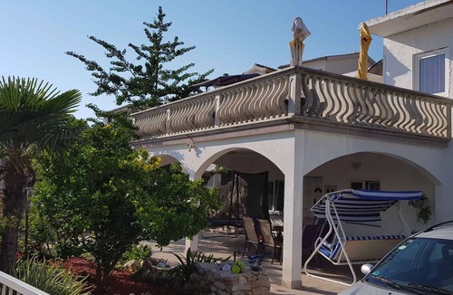Pirovac Apartment | Holiday flat with barbecue and air conditioning