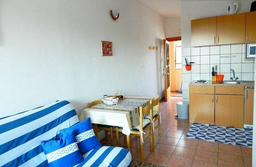 Jadrija Apartment | Holiday flat with barbecue, garden and terrace