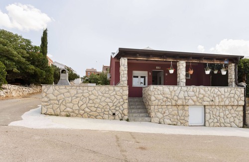 Rovanjska House | Holiday Home in Jasenice near Modrič Cave