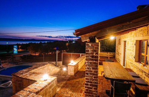 Maslenica House | Holiday Home Jasenice near Beach & Pool