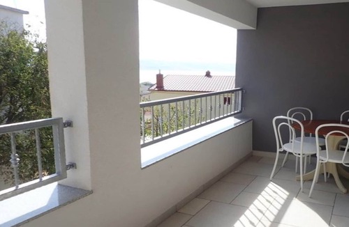 Starigrad Apartment | Holiday Home in Starigrad with Sea Views