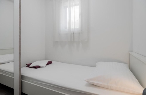 Solin House | Holiday Home 2M with pool