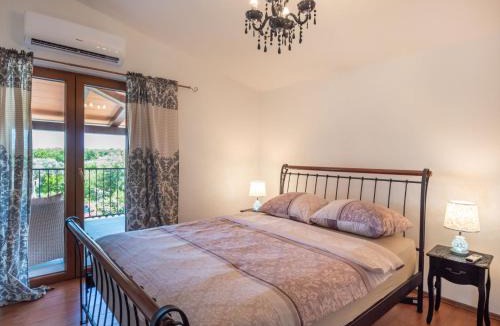 Pomer House | Holiday Home Aleksandra by Interhome
