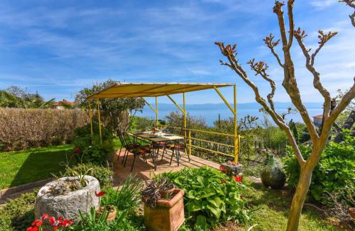 Sveta Jelena House | Holiday Home Andrea by Interhome