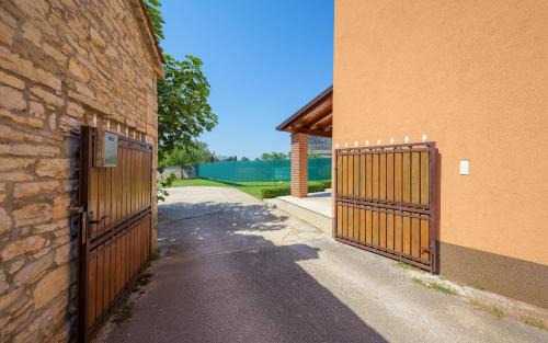 Zabrezani Apartment | Holiday home Angelina