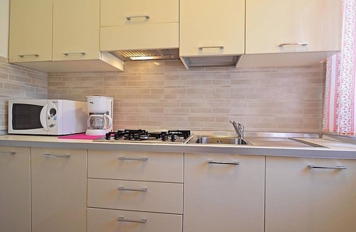 Zambratija House | Holiday home Anna, Umag-Zambratija, near the beach, washing machine, parking