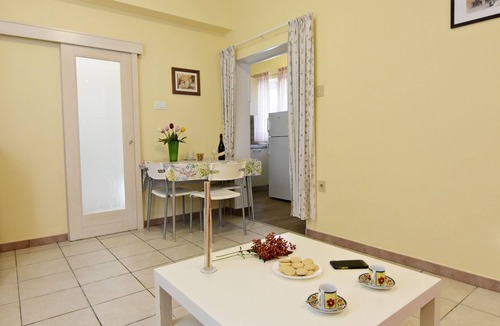 Zambratija House | Holiday home Anna, Umag-Zambratija, near the beach, washing machine, parking