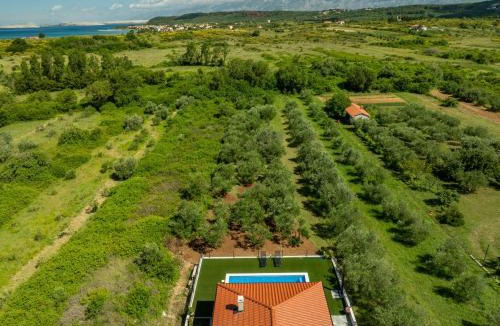 Ljubac House | Holiday Home Bonato with pool