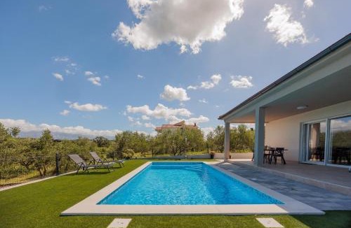 Ljubac House | Holiday Home Bonato with pool