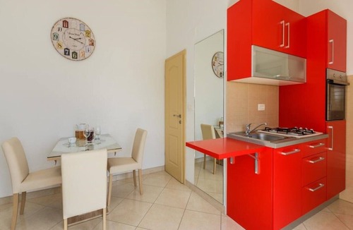 Kastel Stari House | Holiday Home Chester with Pool