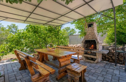 Velika Cista House | Holiday Home Cista Velika With Outdoor Swimming Pool 311