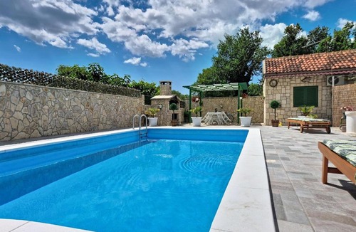 Benkovac House | Holiday Home Denis by Interhome