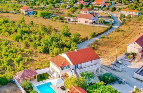 Novigrad House | Holiday Home Dinko with pool