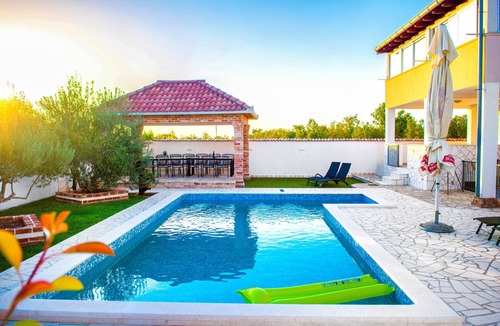 Novigrad House | Holiday Home Dinko with pool