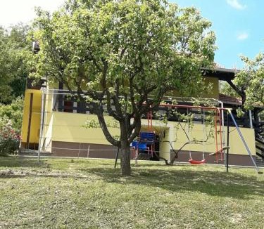 Sveti Kriz Zacretje House | Holiday Home Dora