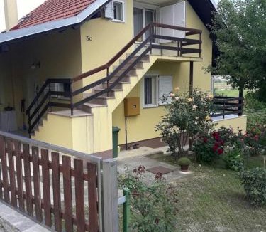 Sveti Kriz Zacretje House | Holiday Home Dora