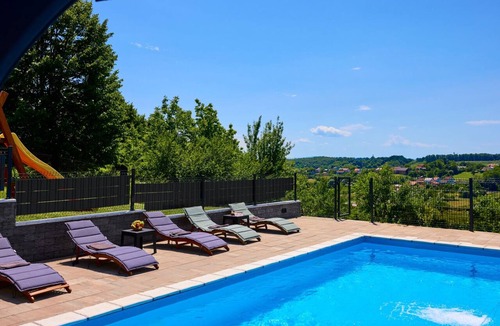Breznik Plesivicki Villa | Holiday Home Dubranec by Villas Guide