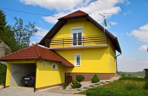 Grabrovnik House | Holiday Home Fijolica