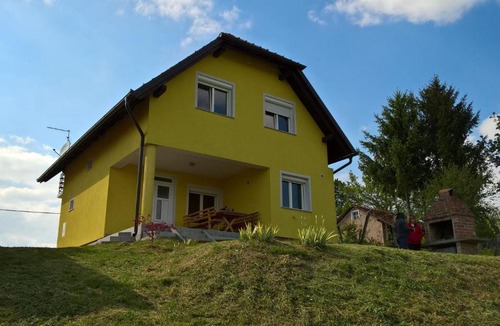 Grabrovnik House | Holiday Home Fijolica