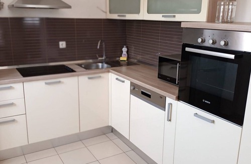Bilice House | Holiday Home Gabi - Three Bedroom Holiday Home with Terrace and Swimming pool
