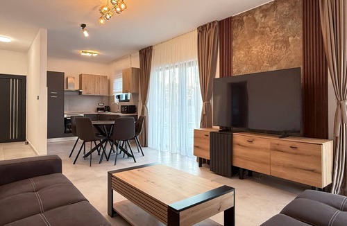 Benkovac House | Holiday home Green Paradise