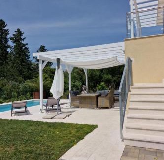 Bilice House | Holiday Home Großes Ferienhaus zur alleinigen Nutzung mit Pool by Interhome