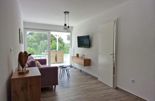 Bilice House | Holiday Home Großes Ferienhaus zur alleinigen Nutzung mit Pool by Interhome