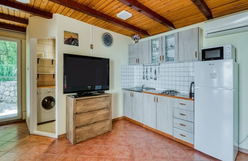 Tribanj House | Holiday Home in Tribanj Kru?ica