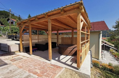 Tuheljske Toplice House | Holiday Home in Tuheljske with Hot Tub