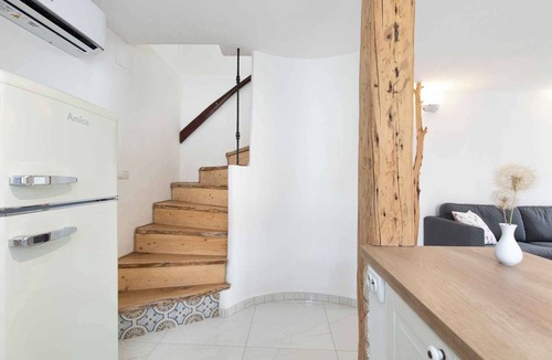 Milohnici House | Holiday home in a rural setting, rustic style with air conditioning and wifi