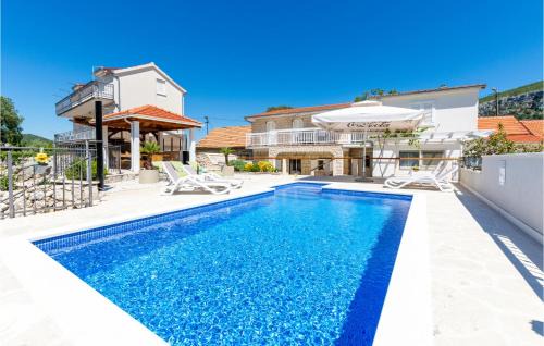 Blato na Cetini House | Holiday Home In Blato Na Cetini